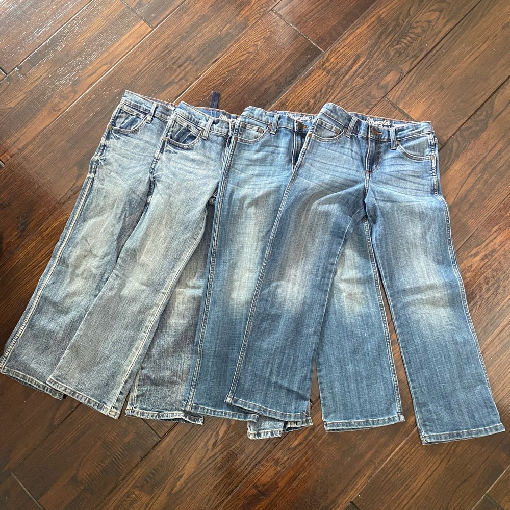 Boy’s Wrangler Retro Relaxed Boot cut jeans 4 pair size 9 Regular